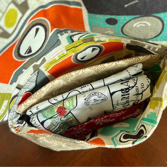 Geometric neutral and cameras Print magnetic clasp Clutch Fabric Handmade clutch - Picture 5 of 6